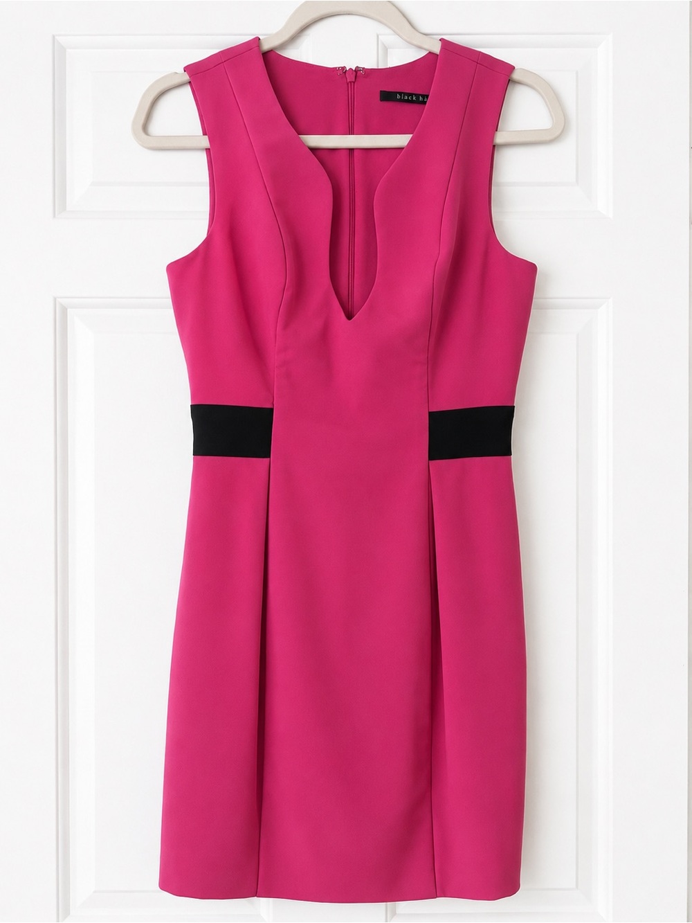 Black Halo Pink Sleeveless Sheath Dress with Black Waistband